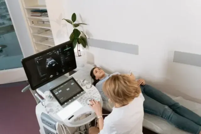 Jak wybrać idealny aparat USG do Twojej kliniki?